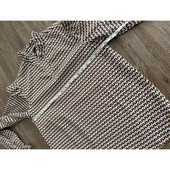 Allover Print Notched Neck Flounce Sleeve Blouse Size Small - Picture 6 of 11